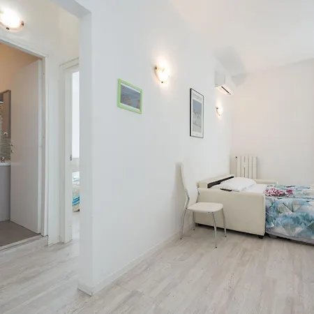 Apartament Station's *