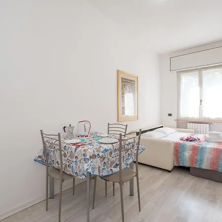 Apartament Station's *