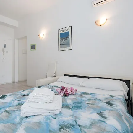 Apartament Station's *