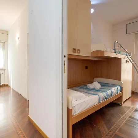 Station's Lägenhet *